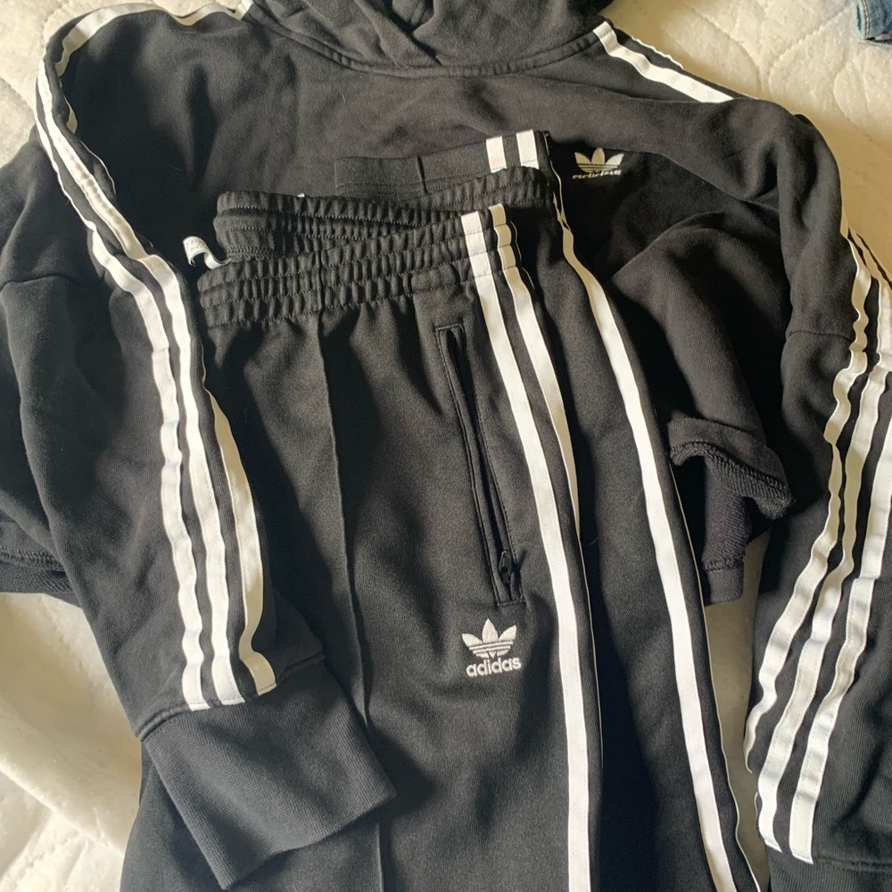 Adidas track pants / cropped top